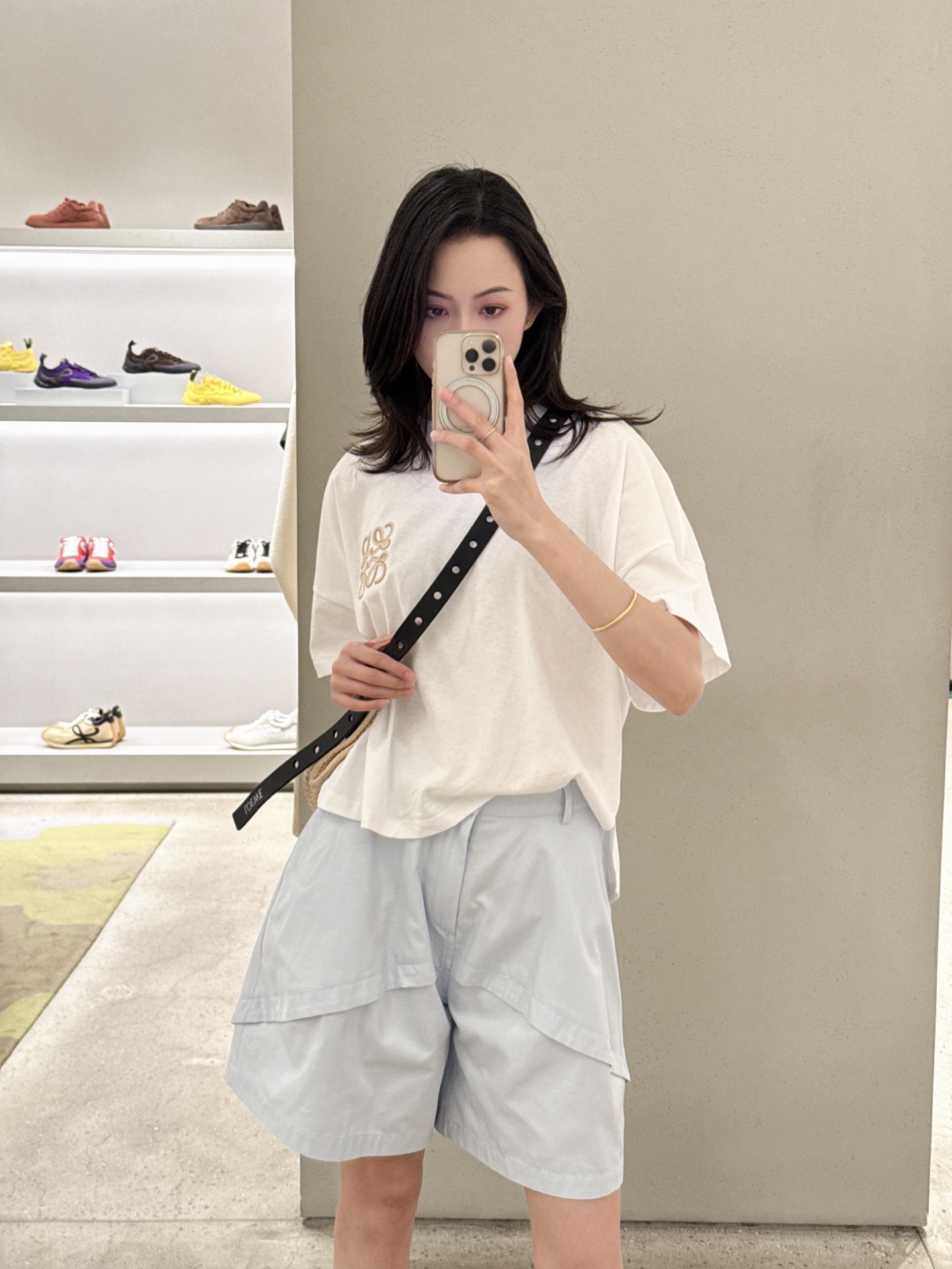 NO:831227,Super comfortable to wear in summer!  The irregular hem design is full of layers, fashionable and casual, and the loose fit is super friendly to the figure.19860909夏天穿超舒服！不规则下摆设计 层次感满满,时髦又休闲 宽松版型对身材超友好,,,Women's clothing