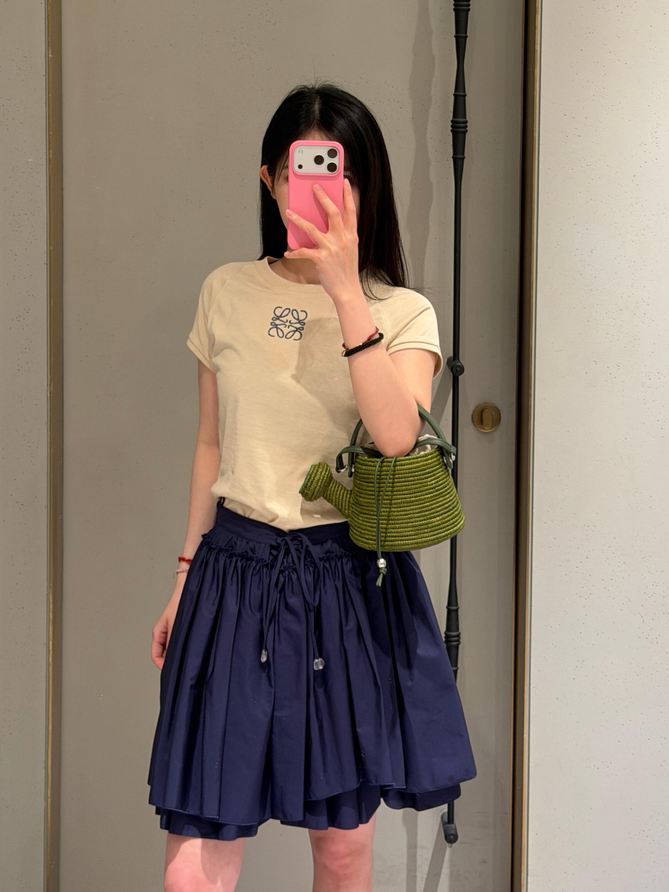 NO:841320,The waist drawstring design modifies the waistline, is comfortable and practical, is gentle and versatile, and can be easily matched with shirts and T-shirts. It can be worn for commuting, vacations, and dates~, shirts, tees, t-shirts,19860909腰部抽绳设计,修饰腰线,舒适又实用 温柔百搭,轻松搭配衬衫、T恤 通勤、度假、约会都能hold住～,,shirts,tees，t-shirt,,Women's clothing