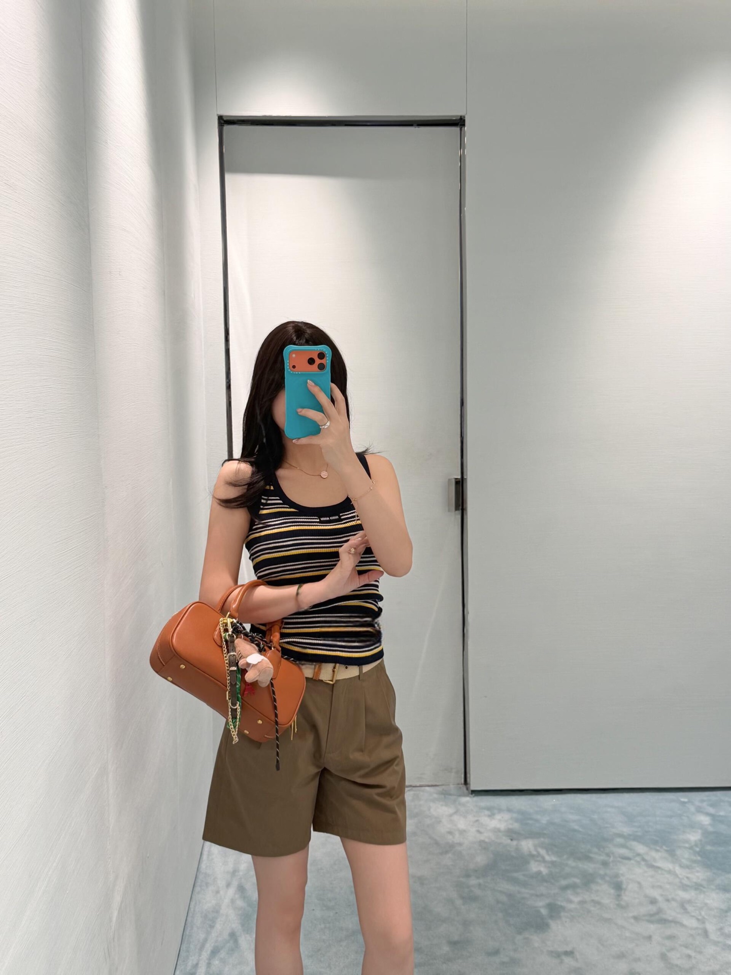 NO:842900,Loose tailoring + pleated design, full of layers, showing slim legs and modifying the shape of the legs,,19860909宽松剪裁+褶皱设计,层次感满满 显腿细又修饰腿型,,,Women's clothing