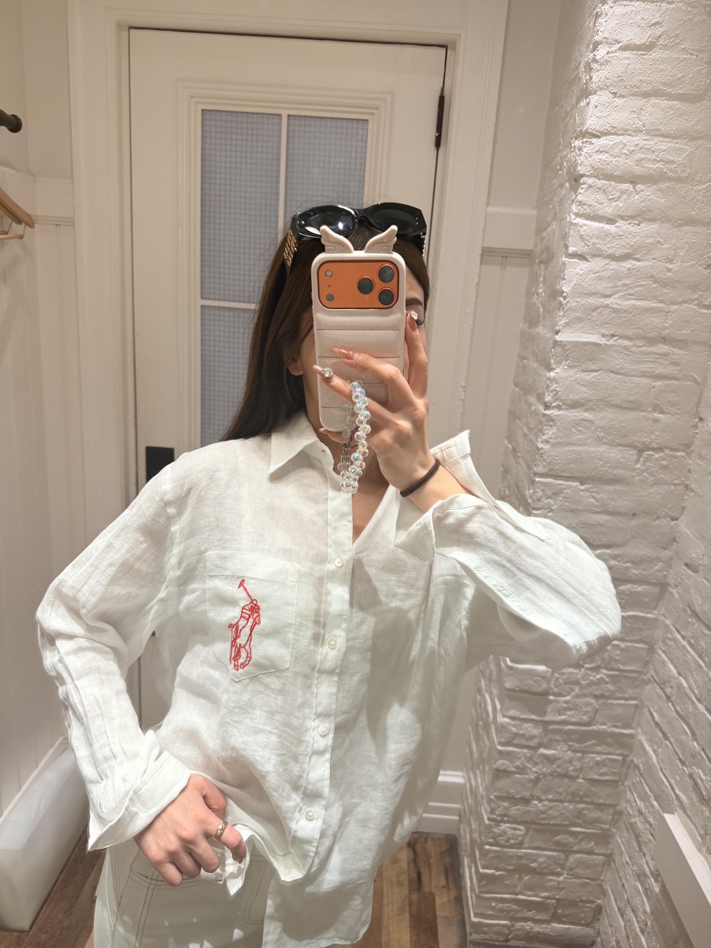 NO:856369,The pony embroidery on the chest is very recognizable. The loose-fitting off-the-shoulder version has a perfect lazy and casual atmosphere. The light color tone is fresh and natural.19860909胸前小马刺绣超有辨识度 宽松落肩版型,慵懒随性氛围感满分 浅色色调清新自然,,,Women's clothing