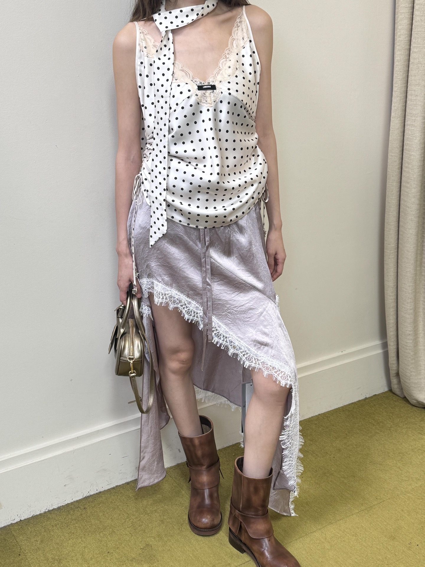 NO:866399,Classic polka dots + lace stitching, full of French retro atmosphere!  V-neck + drawstring design, flattering the body shape and comfortable,19860909经典波点+蕾丝拼接,法式复古氛围感满满！ V领+抽绳设计,修饰身形又舒适,,,Women's clothing