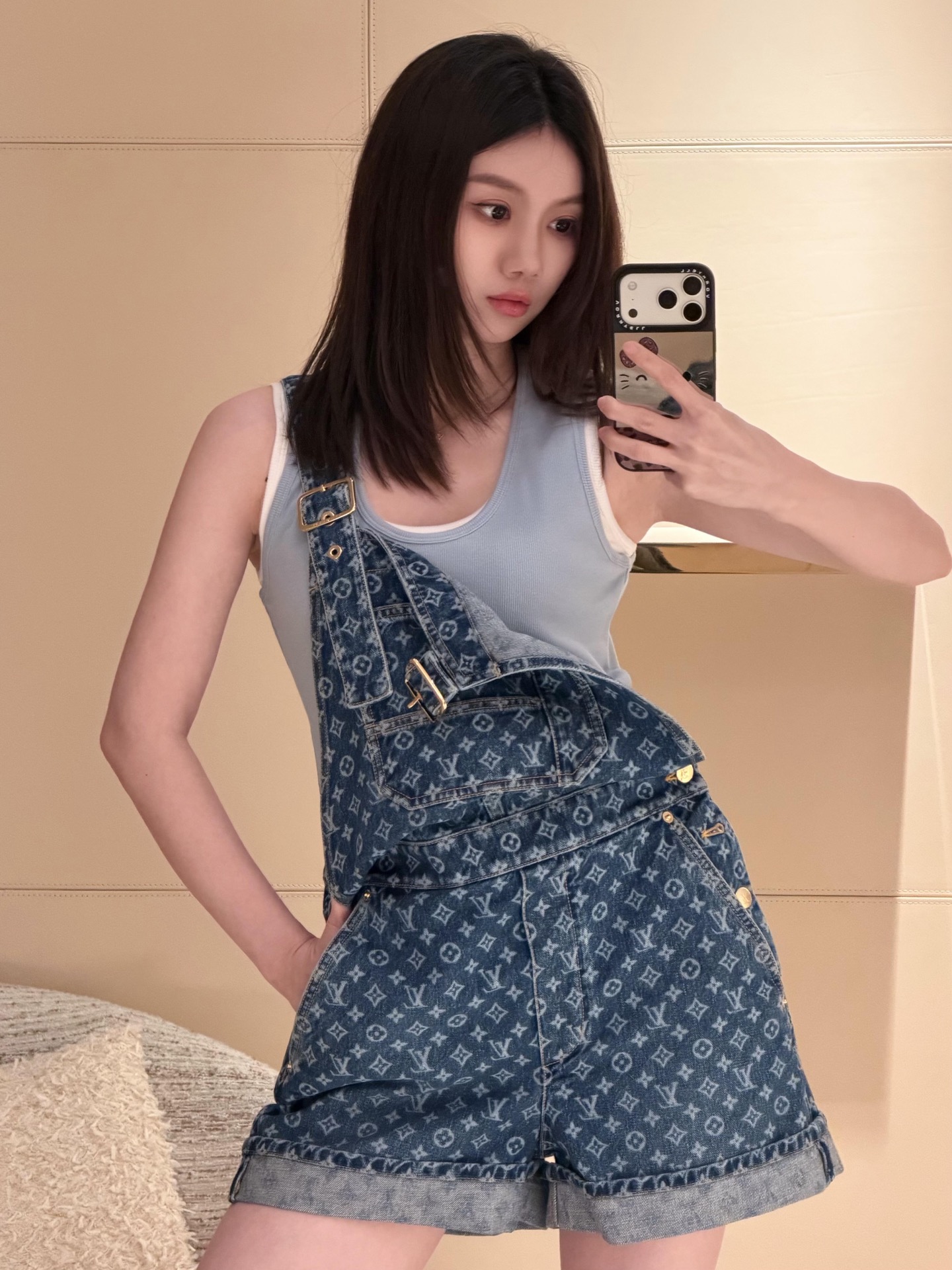 NO:869447,The straps are adjustable and suitable for a variety of body types. The double pockets on the front are super practical and the hem design on the trousers gives a casual feel. It is great for daily wear or vacation.19860909背带可调节,适合多种身材 正面双口袋超实用,裤脚卷边设计休闲感满满 日常穿搭或度假都很出彩,,,Women's clothing