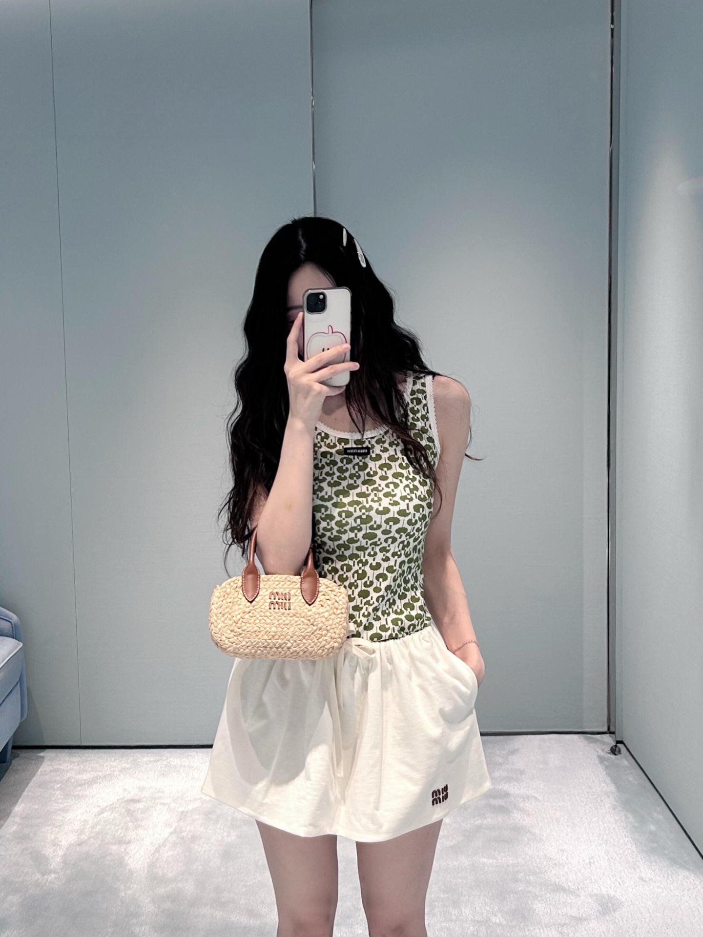 NO:875591,Retro green pattern + white trim, full of girlish feel. Slim cut, fits the body shape. Pair with tutu skirt or high-waisted pants, skirts,19860909复古绿色花纹+白色边饰,少女感满满 修身剪裁,贴合身形 搭配蓬蓬裙或高腰裤,,skirts,,Women's clothing