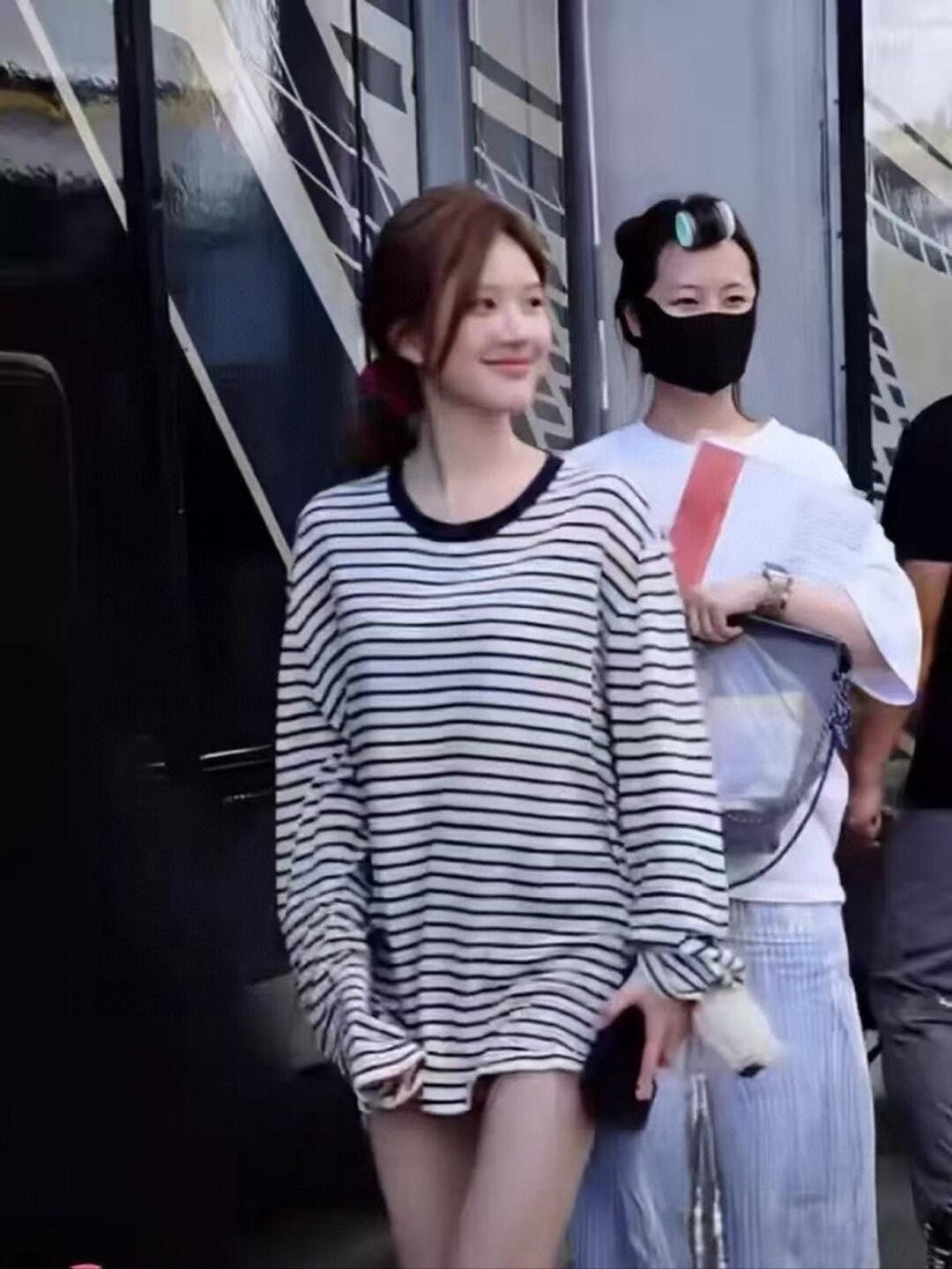 NO:889970,Classic black and white stripes,19860909经典黑白条纹,,,Women's clothing