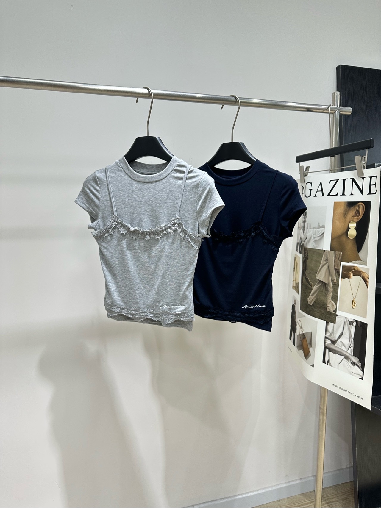 NO:891421,[Ann two-color fake two-piece suspender lace short-sleeved T-shirt] Fabric cotton spandex blend Color gray, navy ANN ANDELMAN 2026 new summer style fake two-piece lace T-shirt, the gray version is super gentle!  Made of cotton fabric + lace splicing, the fake two-piece design is full of layers. The French pure lust style is easy to master ~ Short-sleeved round neck, super comfortable to wear in summer. It looks great with high-waisted pants or skirts. It is suitable for sisters who like design and comfort. It can be easily used for daily outings and dates!  Flat size S shoulder width 36, bust 74 stretch, length 47, sleeve length 12 M shoulder width 37, chest 78 stretch, length 48, sleeve length 13 L shoulder width 38, chest 82 stretch, length 49, sleeve length 14 Manual measurement will have an error of 2 to 3cm, which is within the normal range, skirts, T-shirts, tees, t-shirts,19860909【Ann两色假两件吊带花边短袖T】 面料棉氨纶混纺 颜色灰色、藏蓝 ANN ANDELMAN 2026夏季新款 假两件蕾丝T恤,灰色款超温柔！ 棉质面料+蕾丝拼接,假两件设计层次感满满 法式纯欲风轻松拿捏～ 短袖圆领,夏天穿超舒服 搭高腰裤or半裙都很出片 适合喜欢设计感和舒适度的姐妹 日常出街、约会都能轻松驾驭！ 平铺尺码 S肩宽36,胸围74弹力,衣长47,袖长12 M肩宽37,胸围78弹力,衣长48,袖长13 L肩宽38,胸围82弹力,衣长49,袖长14 手工测量会有2～3cm误差属于正常范围,,skirts,T-shirt,tees，t-shirt,,Women's clothing