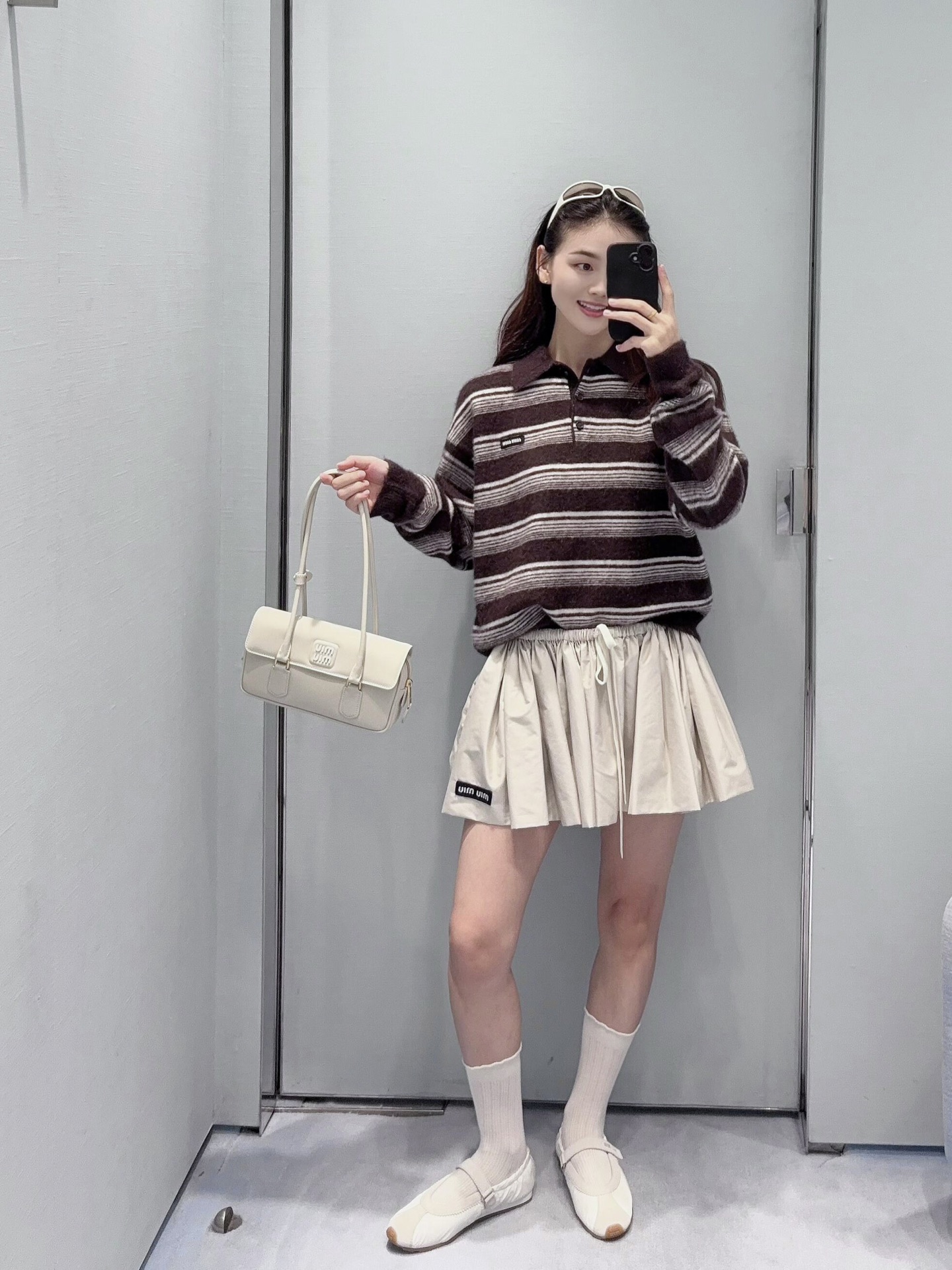 NO:893666,The knitted fabric is skin-friendly and soft, and the long-sleeved Polo style is easy to put on and take off. The same style for men and women. It is suitable for daily life or commuting in autumn and winter. It goes well with skirts and jeans, skirts, jeans,19860909针织面料亲肤柔软,长袖Polo版型 穿脱方便,男女同款 秋冬日常或通勤都很适合 搭配半裙、牛仔裤都很出彩,,skirts,jeans,,Women's clothing