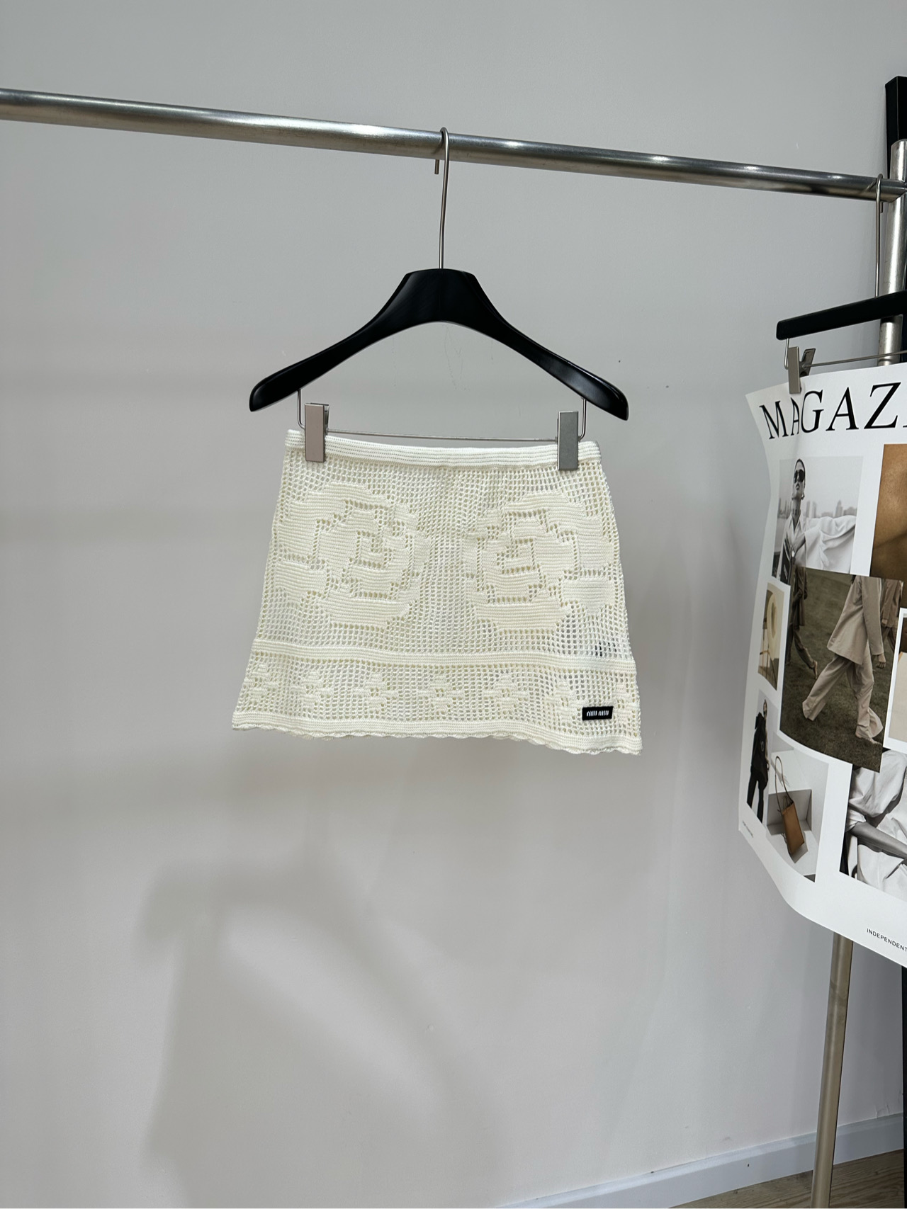NO:907175,[M off-white flower hollow see-through knitted skirt], fabric cotton color off-white Miu*2026 spring and summer series off-white hollow knitted skirt Crochet hollow design, full of French romantic atmosphere Breathable knitted fabric, super comfortable to wear in summer!  The A-line short skirt version modifies the proportions of the body, is playful and smart~ The lace details are super exquisite. Pair it with the short top of the same series to easily get a fresh summer look. Whether it is a beach vacation or daily outings, it is an eye-catching and versatile item!  Flat size S waist 66 elastic, hip 86, skirt length 33 M waist 70 elastic, hip 90, skirt length 34 L waist 74 elastic, hip 94, skirt length 35 There will be an error of 2~3cm in manual measurement, which is within the normal range,,miumiu,skirts,19860909【M米白色花朵镂空透视针织半裙】 ,面料棉 颜色米白色 Miu*2026春夏系列米白色镂空针织半裙 钩花镂空设计,法式浪漫氛围感满满 透气针织面料,夏天穿超舒服！ A字短裙版型,修饰身材比例,俏皮又灵动～ 花边细节超精致 搭配同系列短款上衣 轻松get夏日清新造型 无论海边度假还是日常出街 都是吸睛百搭单品！ 平铺尺码 S腰围66弹力,臀围86,裙长33 M腰围70弹力,臀围90,裙长34 L腰围74弹力,臀围94,裙长35 手工测量会有2~3cm误差属于正常范围,,miumiu,skirts,,Women's clothing