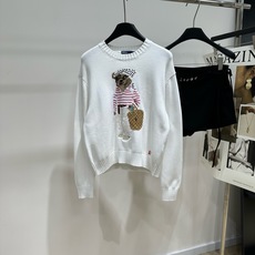 【拉夫白色卡通小熊圆领长袖毛衣】 🔺,面料:棉 颜色:白色 Ralph Lauren 的度假小熊毛衣 白色底配上立体 【拉夫白色卡通小熊圆领长袖毛衣】 🔺,面料:棉 颜色:白色 Ralph Lauren 的度假小熊毛衣 白色底配上立体