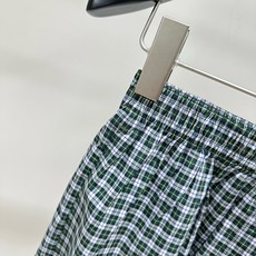 【M绿色格纹纽扣A字休闲半裙】 🔺,面料:棉 颜色:柠檬黄 Miu 26FW 的绿色细格纹纽扣半裙 深绿 + 白细格 【M绿色格纹纽扣A字休闲半裙】 🔺,面料:棉 颜色:柠檬黄 Miu 26FW 的绿色细格纹纽扣半裙 深绿 + 白细格