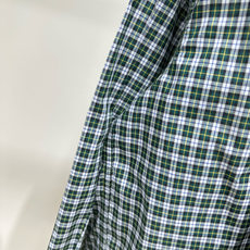 【M绿色格纹毛边长袖衬衫】 🔺,面料:棉 颜色:柠檬黄 Miu 26FW 的绿色细格纹短款衬衫 和上一条半裙是同一套 【M绿色格纹毛边长袖衬衫】 🔺,面料:棉 颜色:柠檬黄 Miu 26FW 的绿色细格纹短款衬衫 和上一条半裙是同一套