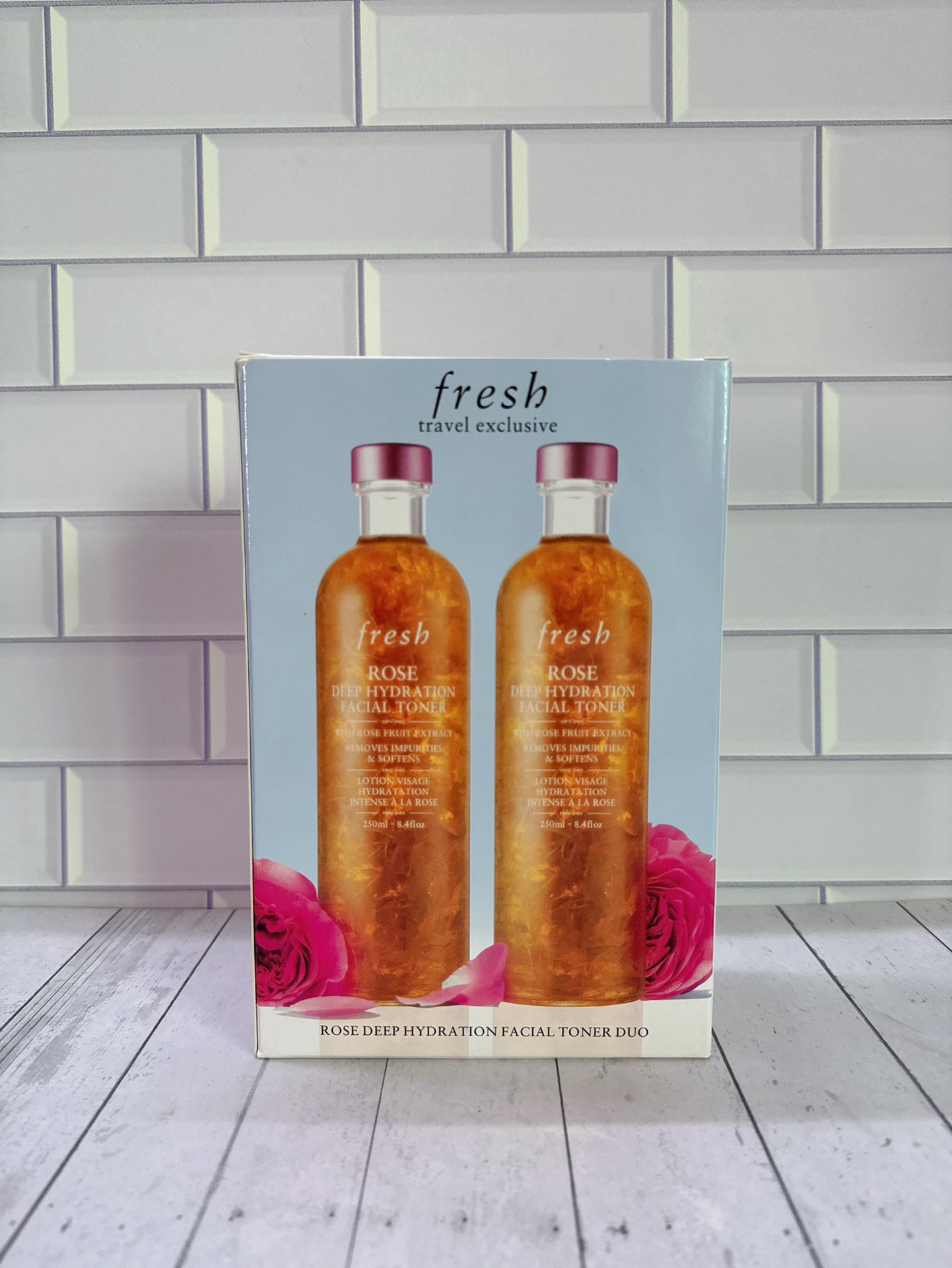 Unidad, Set de Agua de Rosas Fresh Rose de dos piezas! Incluye: 250ml*2.