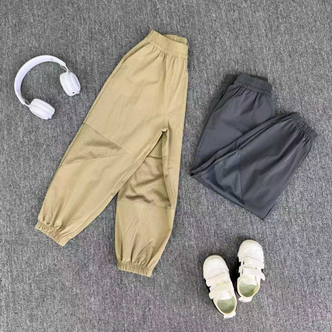 Precio de oferta 89.9@ Una pieza, tallas 120-170. La tela es realmente excelente, con ligera elasticidad y muy resisten…