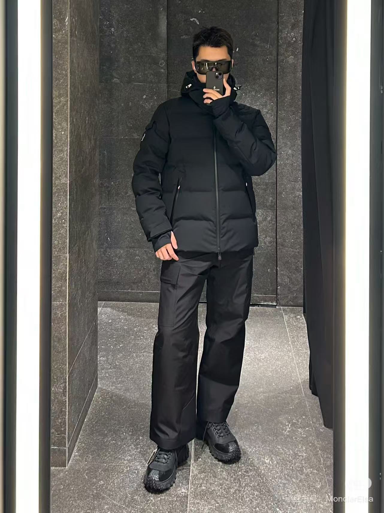 NO:645537,Down jacket Monc Monc 25SS new autumn and winter outdoor casual warm down jacket!  Order through overseas trade channels, direct shipment from Hong Kong warehouse, China, limited sales of high-quality products!  Color Black Brown Size: 1-5/9839,,jackets & coats,down jacket,alexander wang19860909羽绒服 Monc 盟*睐25SS秋冬新款户外休闲保暖羽绒外套！ 海外贸易渠道订购,中国香港仓直发,精品限量销售！ 颜色黑色 咖色 尺码: 1-5/9839,,jackets & coats,down jacket,alexander wang,Men's clothing