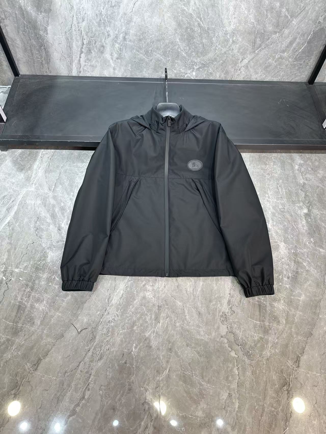 🆕Bur*erry 26男士连帽夹克外套 系列‼️‼️经典的英式传承依旧时尚韵味浓郁.独具一格的时尚单品