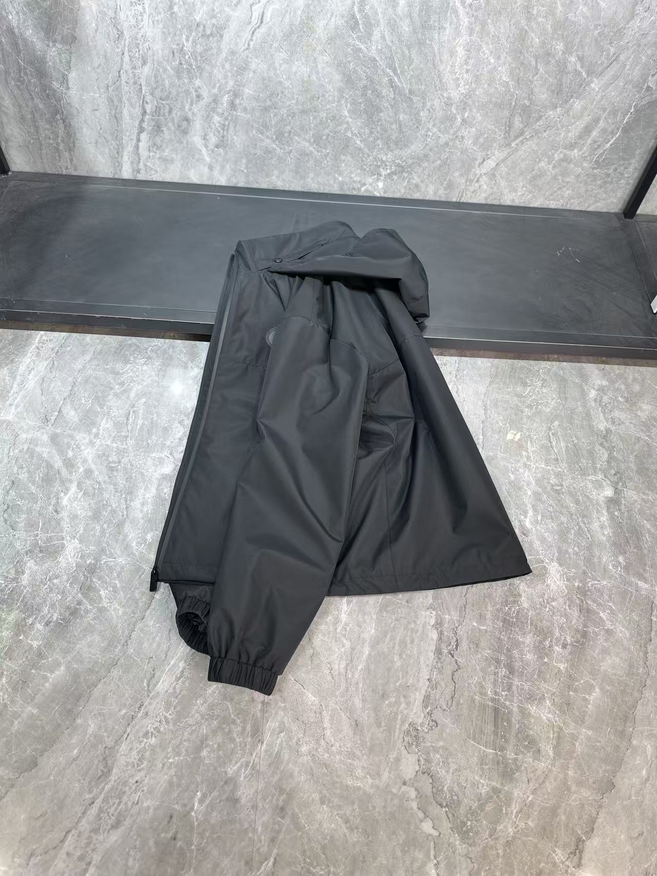 🆕Bur*erry 26男士连帽夹克外套 系列‼️‼️经典的英式传承依旧时尚韵味浓郁.独具一格的时尚单品