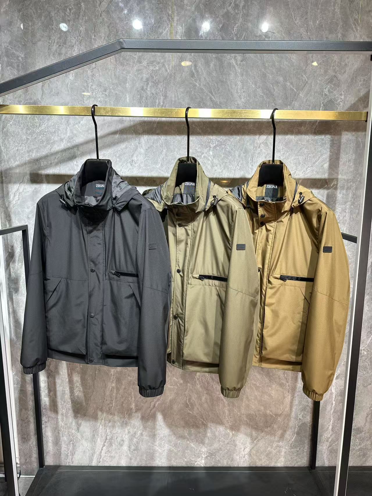 ZEGNA 代购级别牛货！2026春夏柜台同步系列 原版五金 面料选用进口聚酯纤维面料，光泽感强，细节用