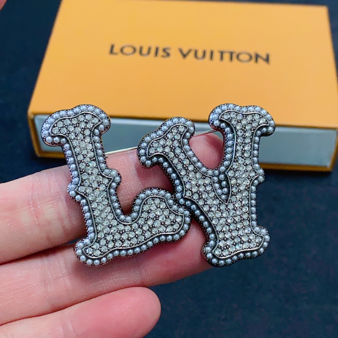 Louis Vuitton Haute Joaillerie Fine Jewelry Earrings Necklace Ring 8