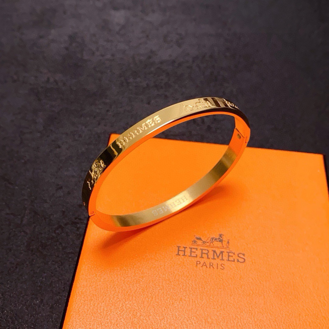 Hermès 新品 爱马仕Hermes字母雕刻手镯
