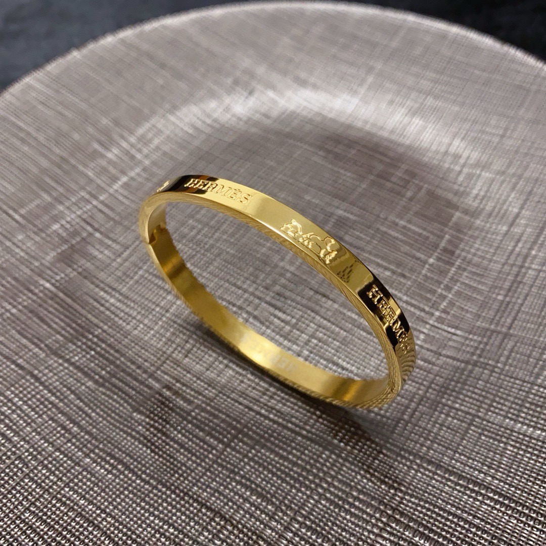 Hermès 新品 爱马仕Hermes字母雕刻手镯