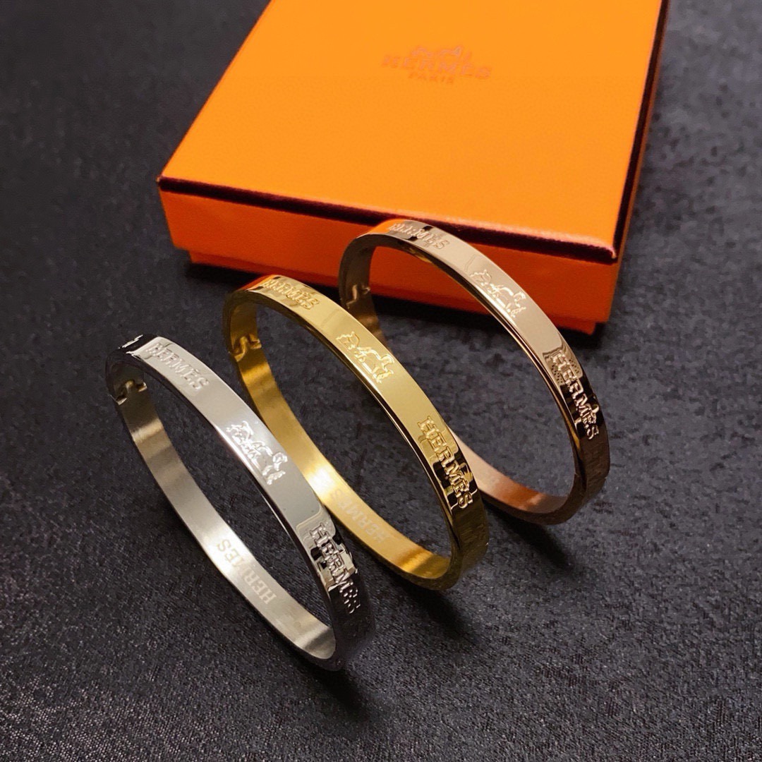 Hermès 新品 爱马仕Hermes字母雕刻手镯