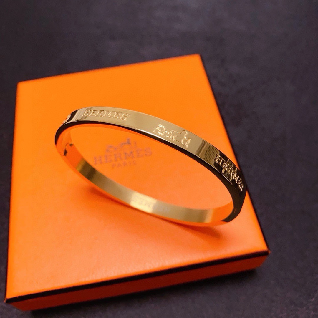 Hermès 新品 爱马仕Hermes字母雕刻手镯