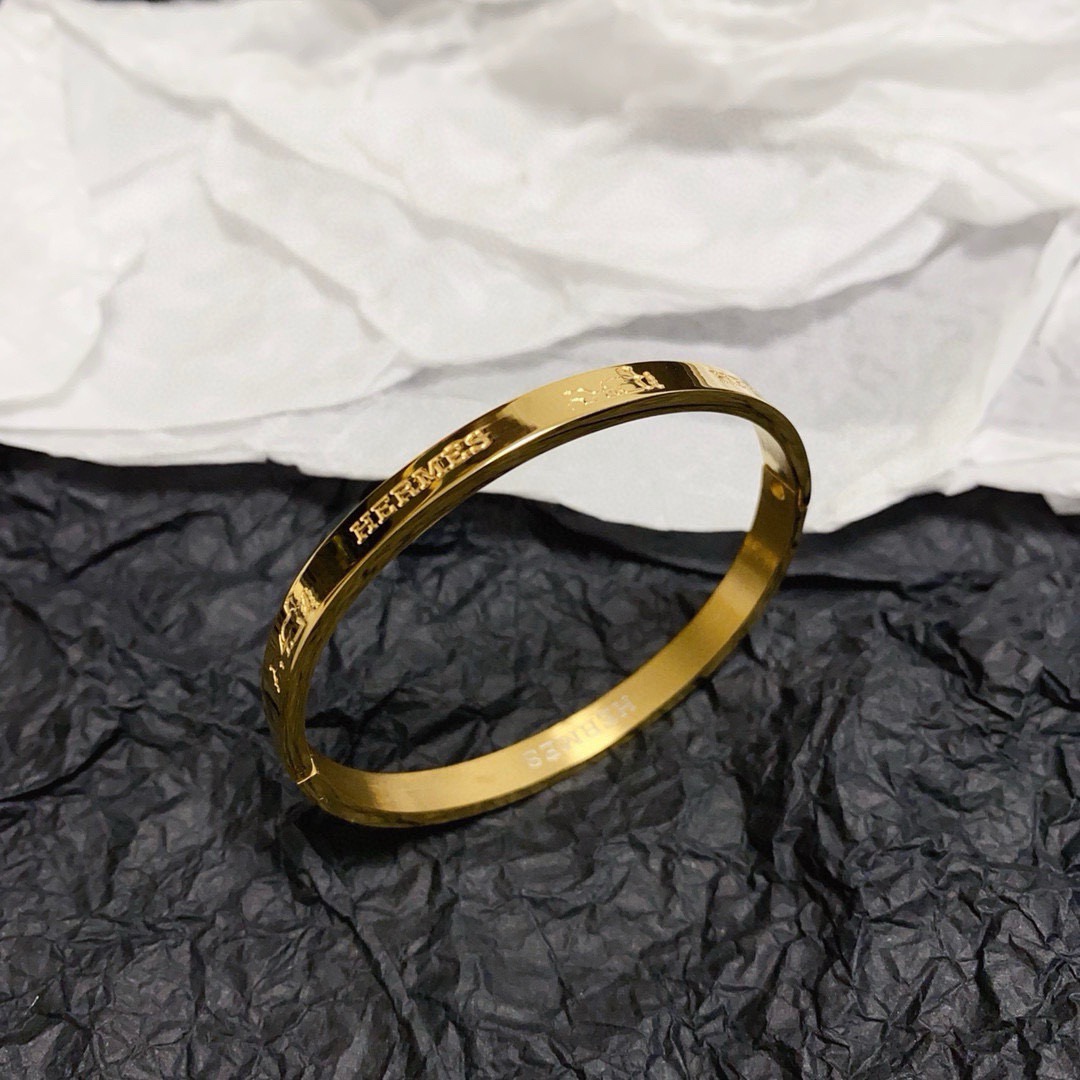 Hermès 新品 爱马仕Hermes字母雕刻手镯