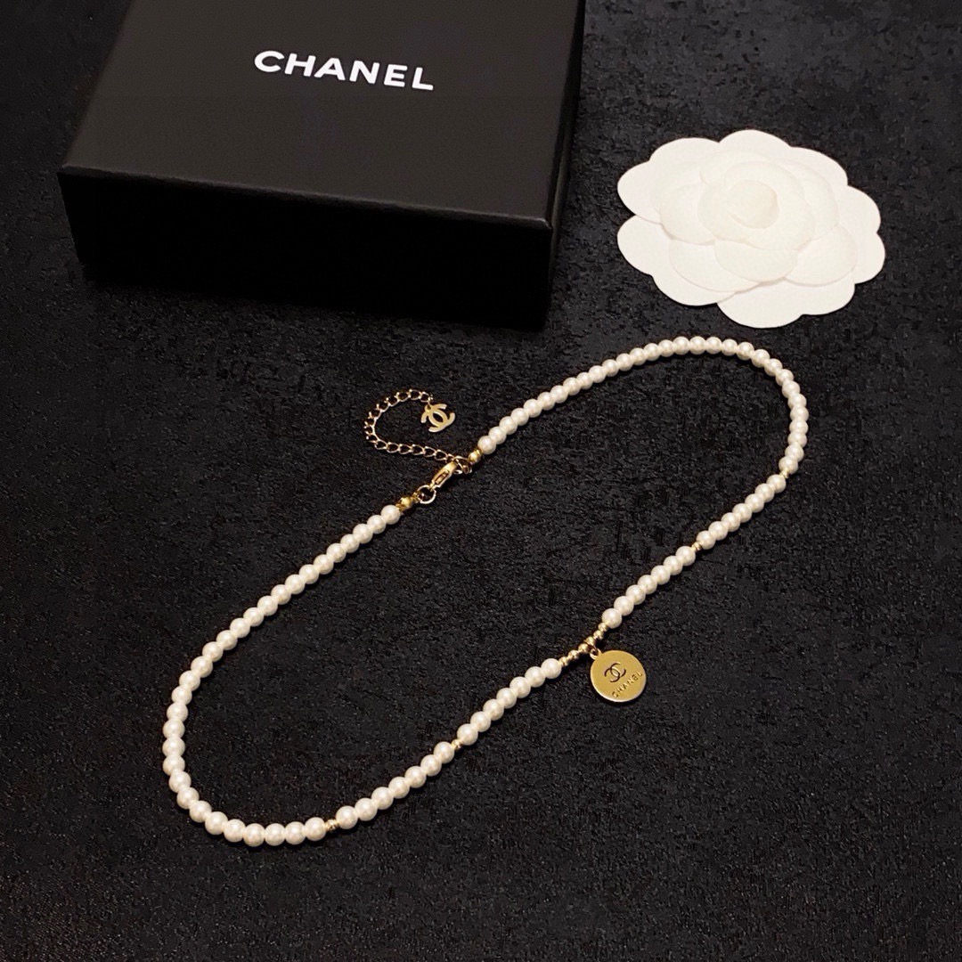 Chanel 小红书推荐 香奈儿Chanel最新款双C珍珠圆吊坠项链 超个性 百搭款特别特别赞