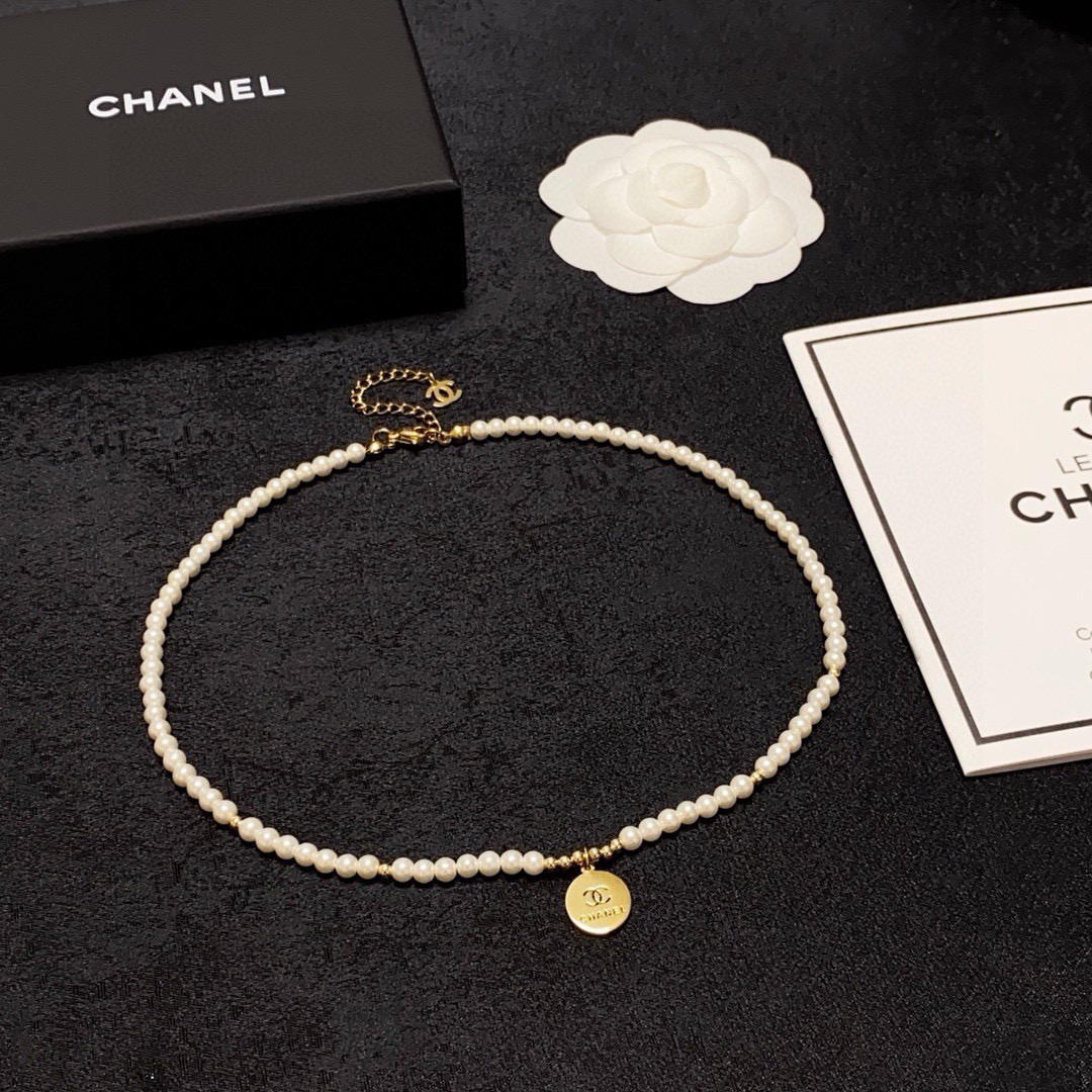 Chanel 小红书推荐 香奈儿Chanel最新款双C珍珠圆吊坠项链 超个性 百搭款特别特别赞