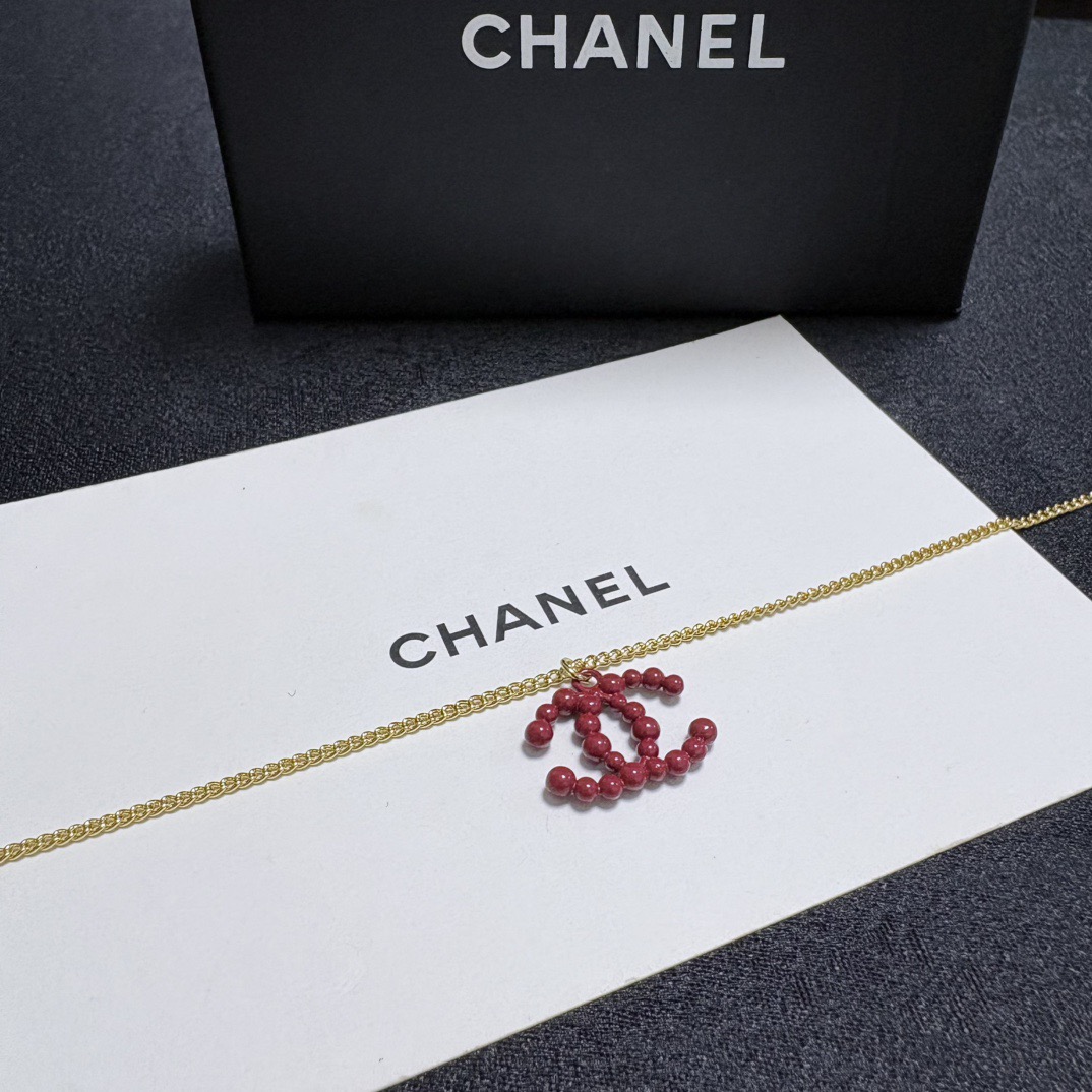 Chanel 小红书火爆新款 香奈儿Chanel高版本最新款双C新年红小吊坠项链 叠戴更加 超个性