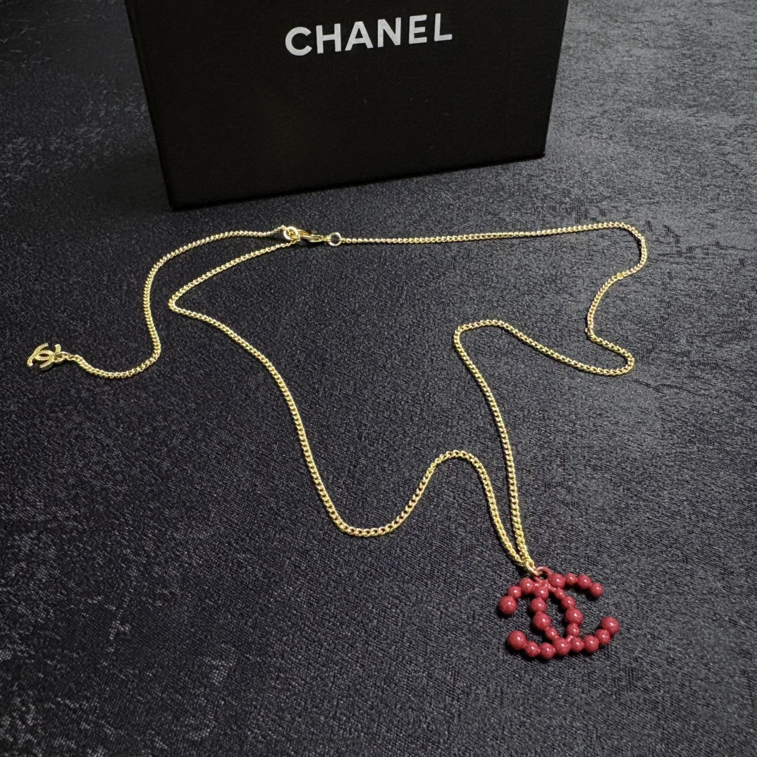 Chanel 小红书火爆新款 香奈儿Chanel高版本最新款双C新年红小吊坠项链 叠戴更加 超个性