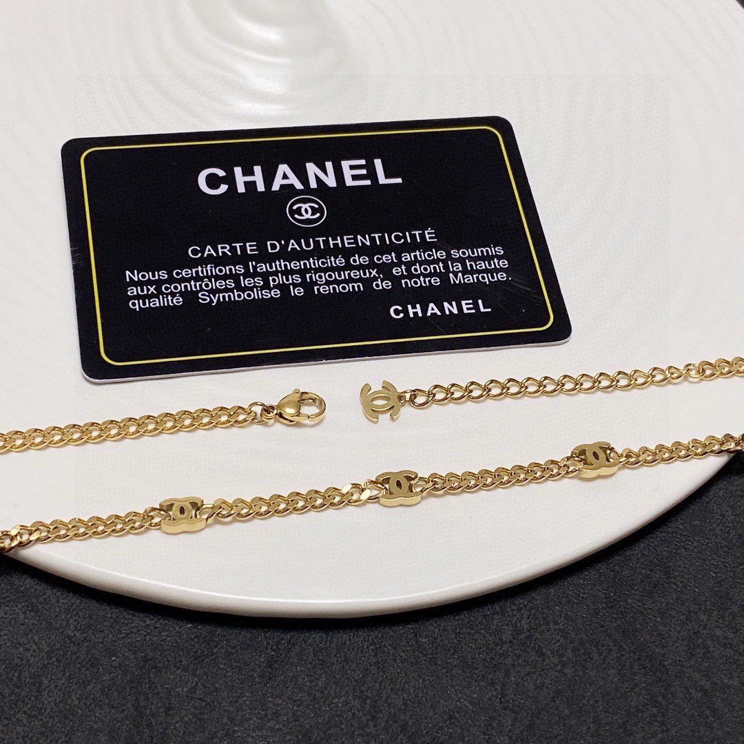 Chanel 香奈儿Chanel最新款双C项链 精钢保色超个性 百搭款特别特别赞 整体细节非常令人惊喜