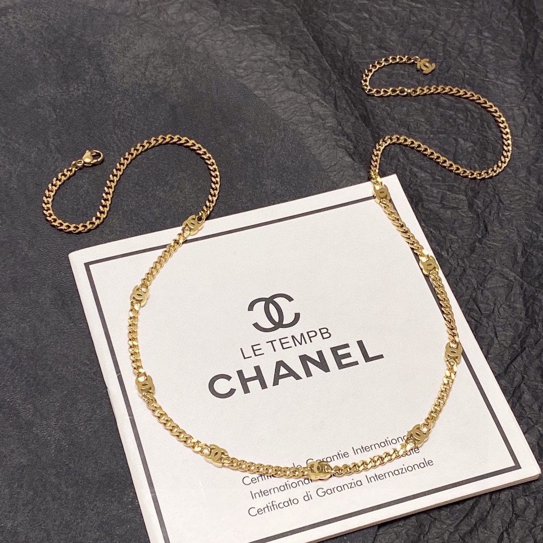 Chanel 香奈儿Chanel最新款双C项链 精钢保色超个性 百搭款特别特别赞 整体细节非常令人惊喜