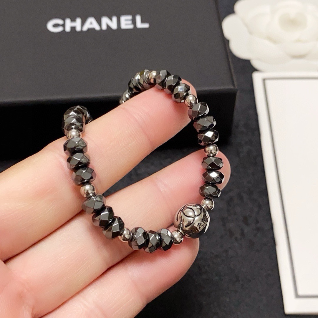 Chanel 香奈儿Chanel字母双C高级突天然黑胆石项链