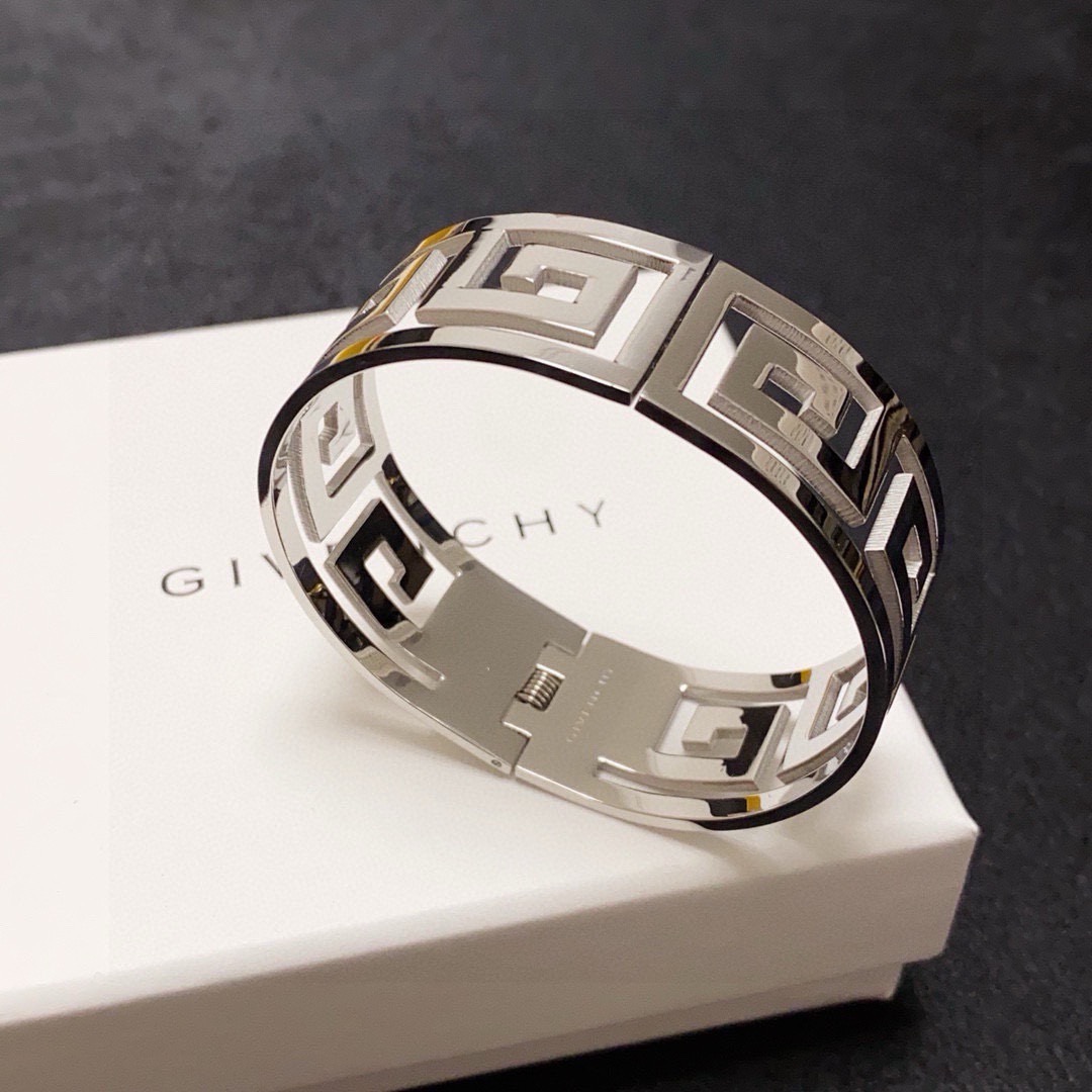 Givenchy 新款 设计不张扬 不能更美了 LG 质量杠杠滴 识货的亲们看过来