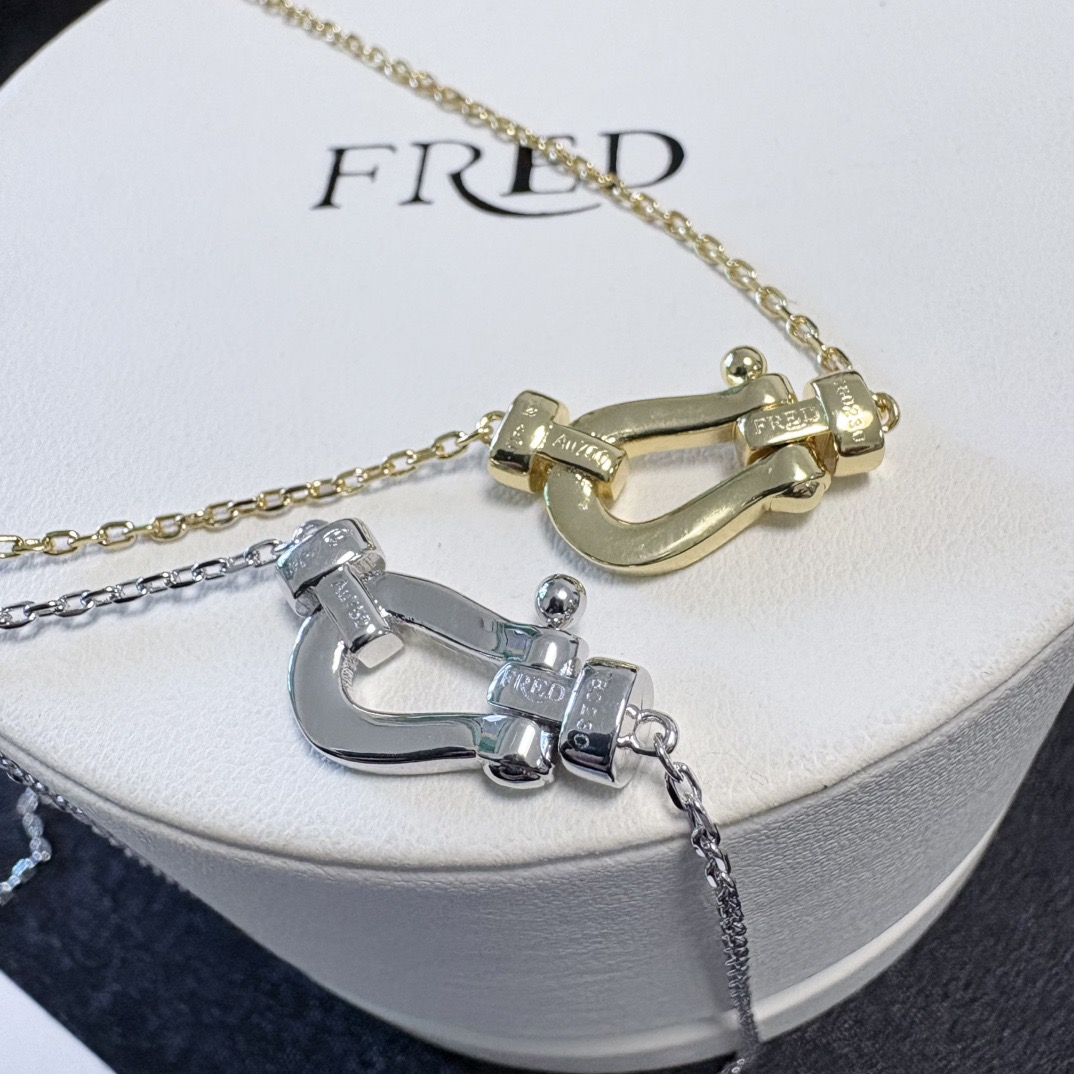 Fred 新品发布 火爆 Fred斐登满钻、半钻、无钻小马蹄扣中性款高品质小号迷你款项链