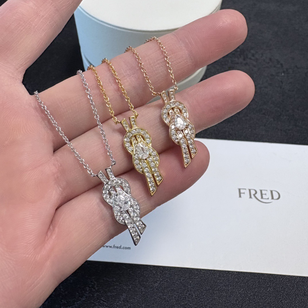 Fred 新品发布 火爆 Fred斐登满钻、半钻、无钻小马蹄8字扣中性款高品质项链
