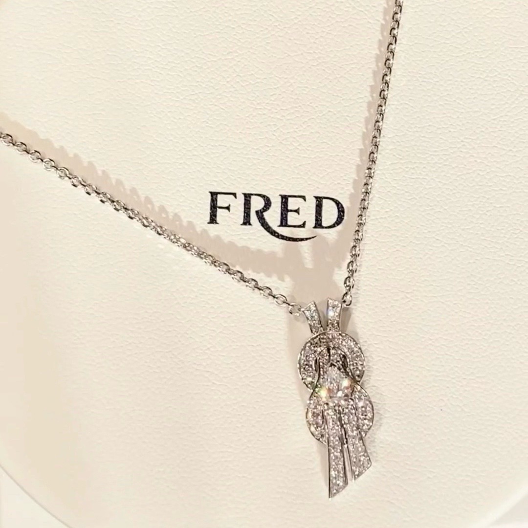 Fred 新品发布 火爆 Fred斐登满钻、半钻、无钻小马蹄8字扣中性款高品质项链