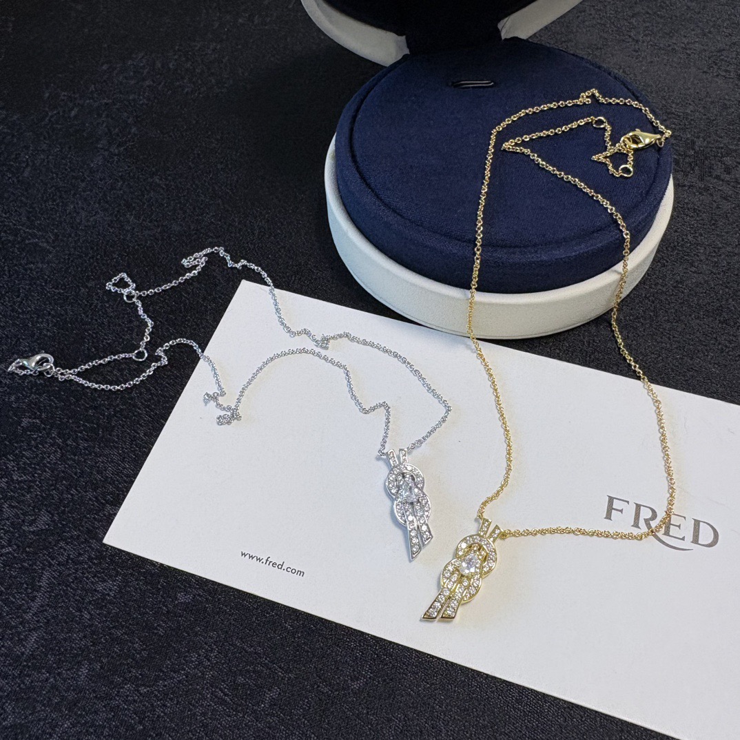Fred 新品发布 火爆 Fred斐登满钻、半钻、无钻小马蹄8字扣中性款高品质项链