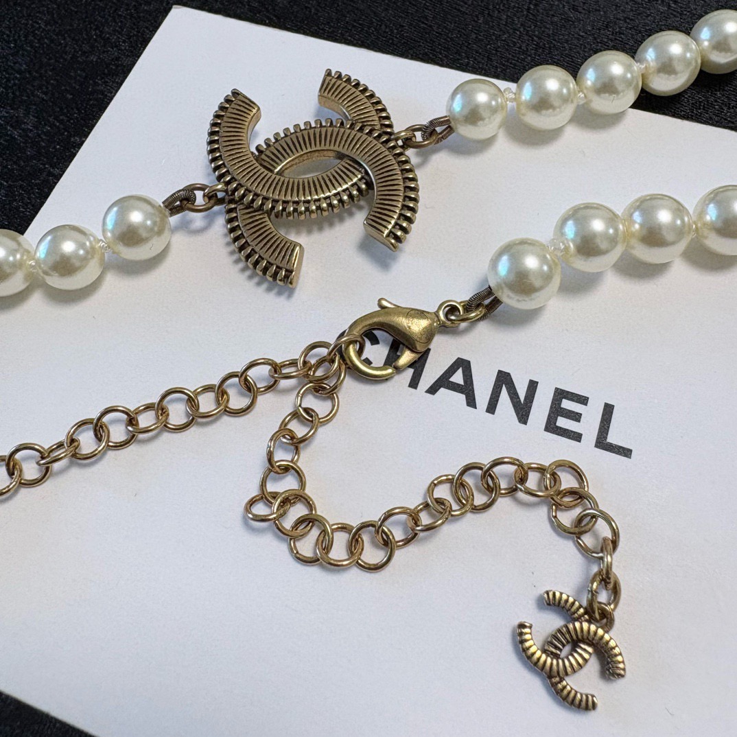Chanel 香奈儿Chanel双c进口珍珠系列 毛衣链项链 单品 叠戴 超个性 百搭款特别特别赞