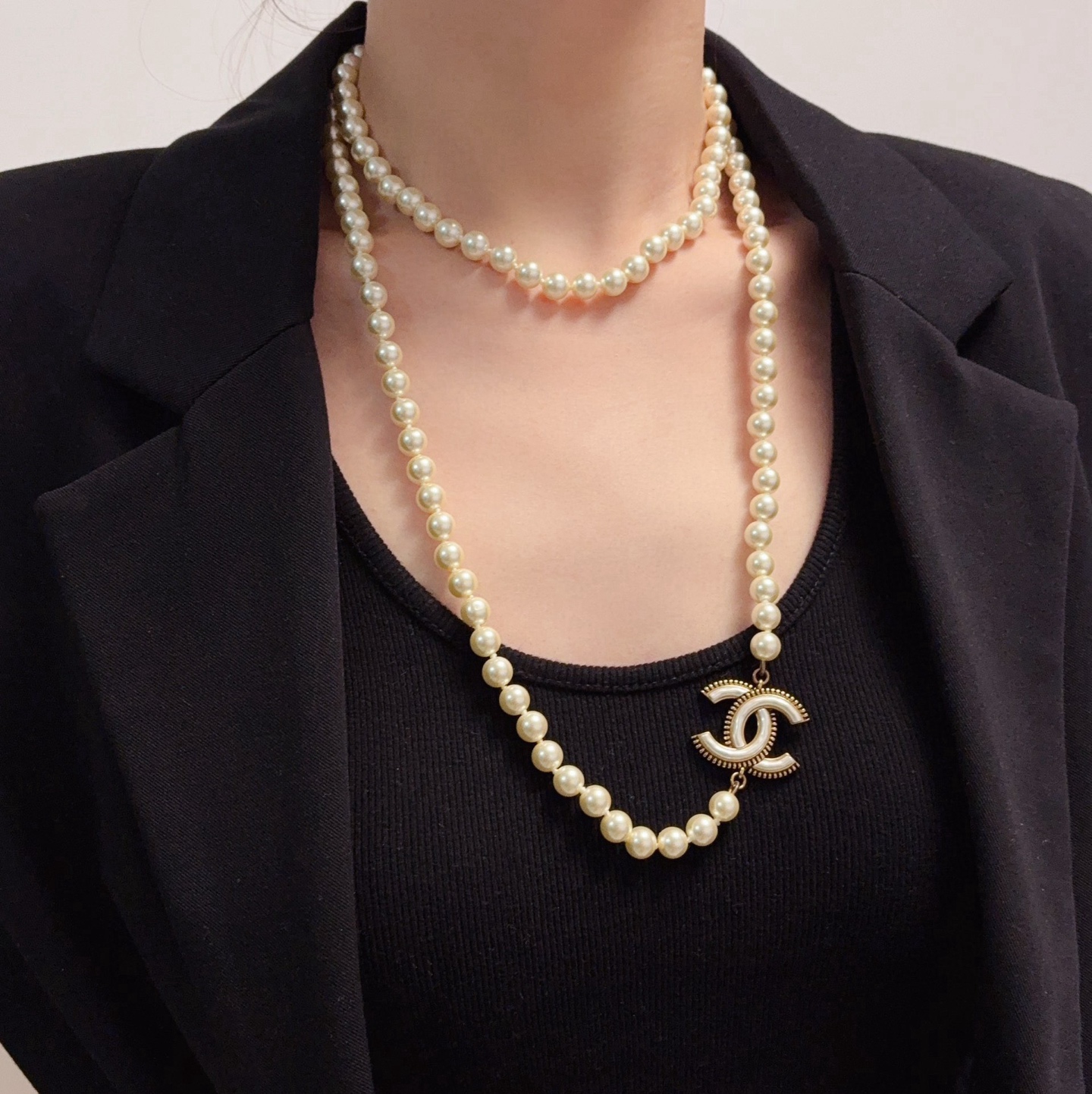 Chanel 香奈儿Chanel双c进口珍珠系列 毛衣链项链 单品 叠戴 超个性 百搭款特别特别赞