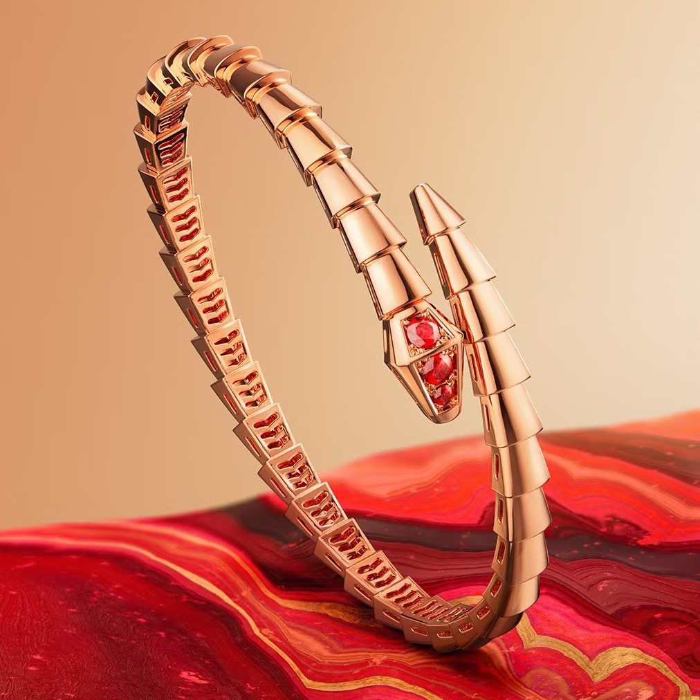 NO:767172,BVLGARI New Year Red Festive Ruby Snake Bone Bracelet Rose Gold, Silver, Boutique Jewelry, Bottega Veneta, Bvlgari, Bvlgari, Bracelet19860909BVLGARI宝格丽新年红 喜庆红宝石灵蛇骨手镯玫瑰金、银色,饰品精品,bottega veneta,bvlgari,bvlgari,bracelet,Jewelry