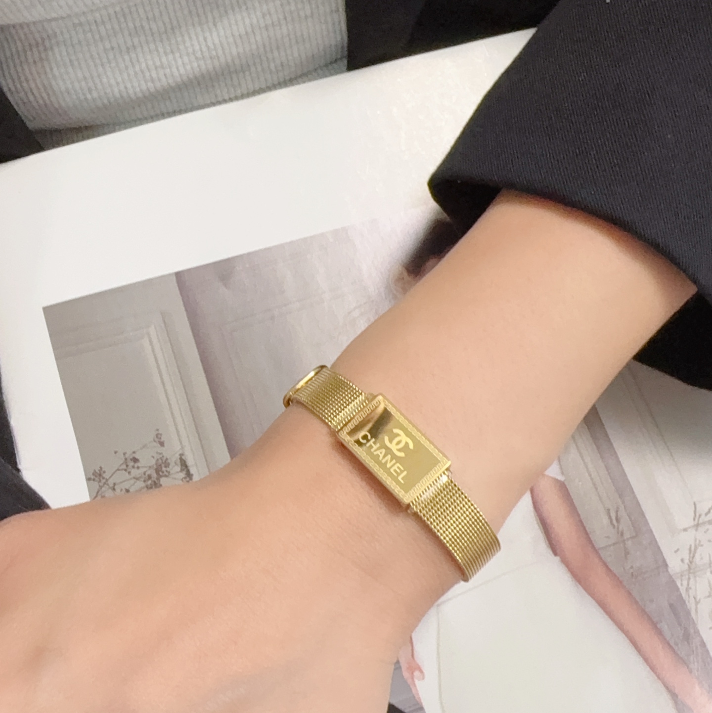 NO:767221,Chanel Chanel classic gold watch strap bracelet bracelet watch chain bracelet tank chain unisex style can be worn by men and women!  Thick, high-quality zp replica, 14K stainless steel material, color-proof and does not fade, exquisite and delicate, a must-have for every hand, versatile all year round, can be worn when bathing and swimming, without fading, fine jewelry, chanel, chanel, bracelet, bracelet19860909香奈儿Chanel经典金色表带手镯手环手表链条手链坦克链中性款男女可佩戴！厚实高品质zp复刻 14K精钢材质保色不掉色精致细腻人手必备一条哦一年四季百搭款洗澡游泳均可佩戴不掉色,饰品精品,chanel,chanel,bracelet,bracelet,Jewelry