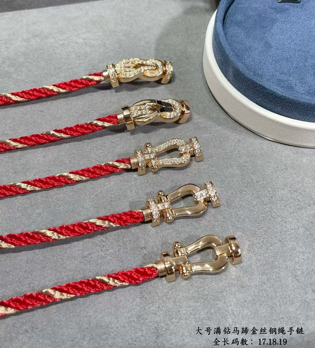 NO:858063,New product release hot Fred Feiden gold steel wire with red rope light color champagne gold buckle full diamond, half diamond, non-diamond horseshoe buckle unisex high quality nylon rope bracelet bracelet!  Big brand of red leather rope in the year of birth, fashionable and exquisite FORCE series bracelets, high-end customization ~ sub-gold micro-plating 18k gold craftsmanship, Seiko horseshoe buckle head bracelet!  The effect is very versatile. Internet celebrity expert. A must-have item for fashionistas. Rose gold, gold and silver buckles for men and women, two sizes 17/19cm, fine jewelry, bracelet, bracelet, gold19860909新品发布火爆费雷德 Fred斐登金色钢丝搭配红绳浅色香槟金扣头满钻、半钻、无钻马蹄扣中性款高品质尼龙绳手链手镯！本命年红皮绳大牌 时尚 精致FORCE 系列手链高端定制～亚金微电镀18k金工艺 精工马蹄扣头手镯！上手效果非常百搭 网红达人 时尚一族必备单品 玫瑰金、黄金、银色扣头男女情侣款两个码数17/19cm,饰品精品,bracelet,bracelet,gold,Jewelry