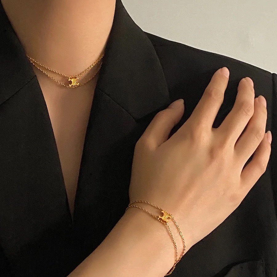 NO:864772,Xiaohongshu’s popular Celine Arc de Triomphe pendant necklace is made of real gold, color-preserving material, and is engraved with hollow patterns!  Super chic, simple and versatile, literary and artistic personality, bringing you a fashionable experience. Recommended for cracking the wall!  A very easy-to-match, very casual one. You can match it with anything. Fine jewelry, celine, celine, necklace.19860909小红书爆款Celine赛琳凯旋门吊坠项链真金保色材质雕刻镂空图案！超炸Chic感 ,简洁百搭、文艺个性,带给你时髦体验 墙裂推荐！超级好搭配的一款非常休闲的一款 随意搭配都可以,饰品精品,celine,celine,necklace,Jewelry