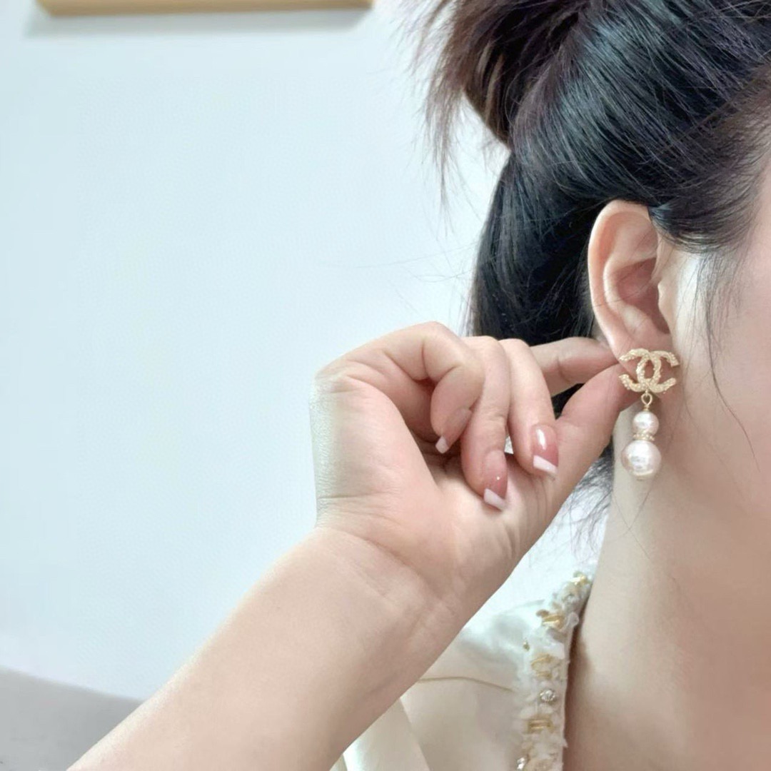 Chanel Haute Couture Haute Joaillerie Fine Jewelry Earrings Necklace 2