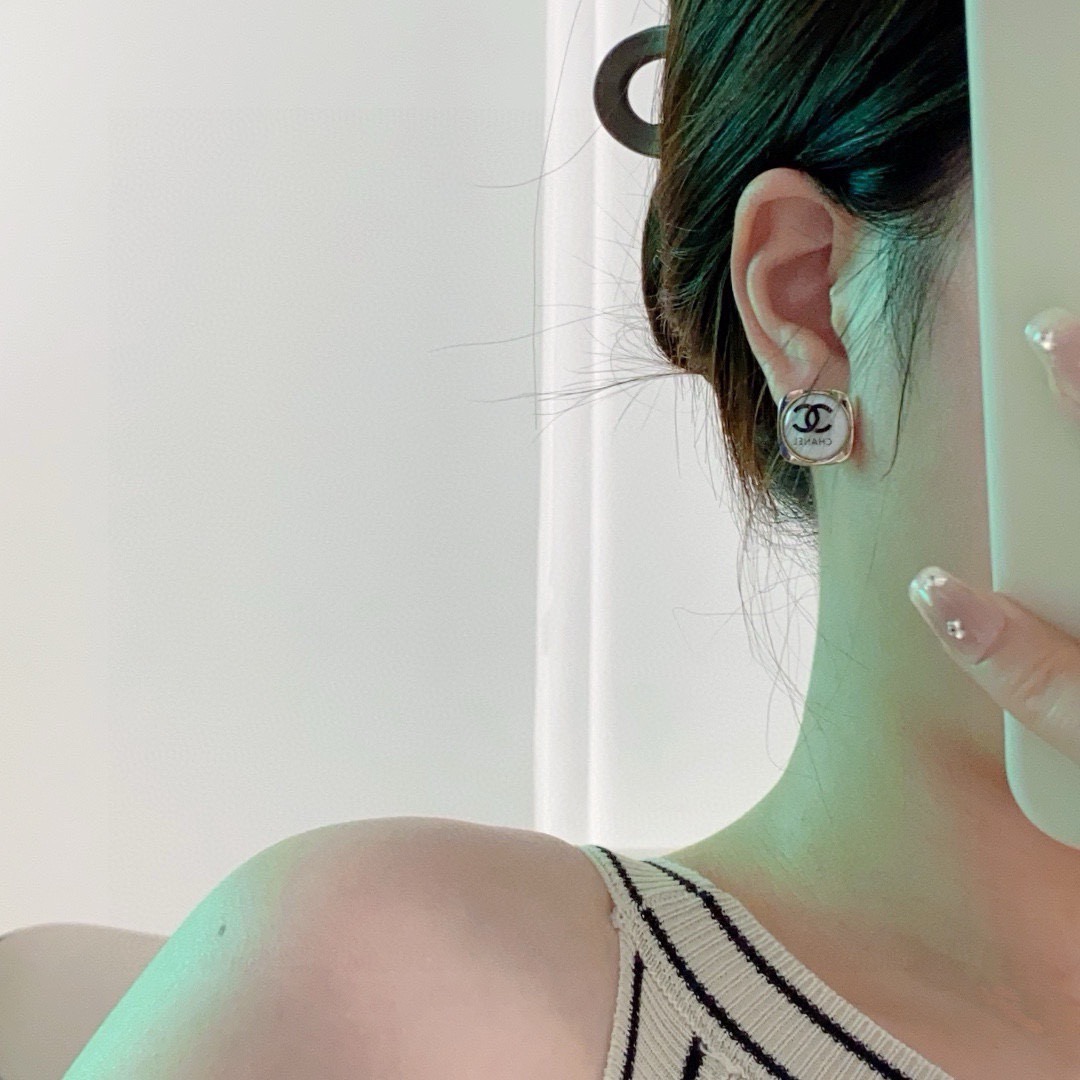 Chanel Haute Joaillerie Fine Jewelry Earrings Necklace Ring Ref 2