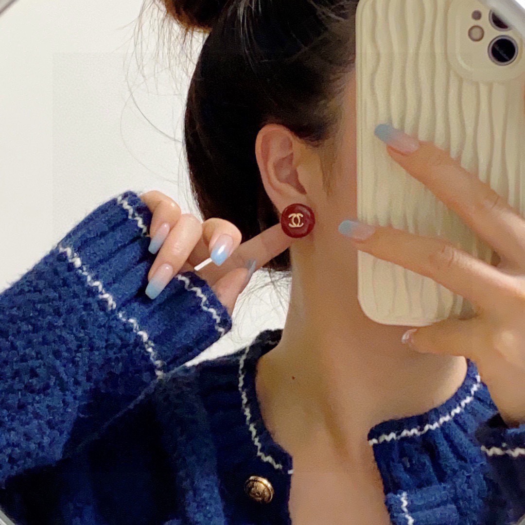NO:896384,Xiaoxiang Chanel Internet celebrity same style, highest purchasing level, New Year red earrings, 925 sterling silver needles, top original order quality, highest purchasing level, internet celebrity Xiaogongzhi fashion people must have, fine jewelry, chanel, pure silver19860909小香 Chanel 网红同款 最高代购级别 新年红耳钉 925纯银 针 顶级原单品质、最高代购级别网红小公举时尚人士必须拥有,饰品精品,chanel,pure silver,Jewelry