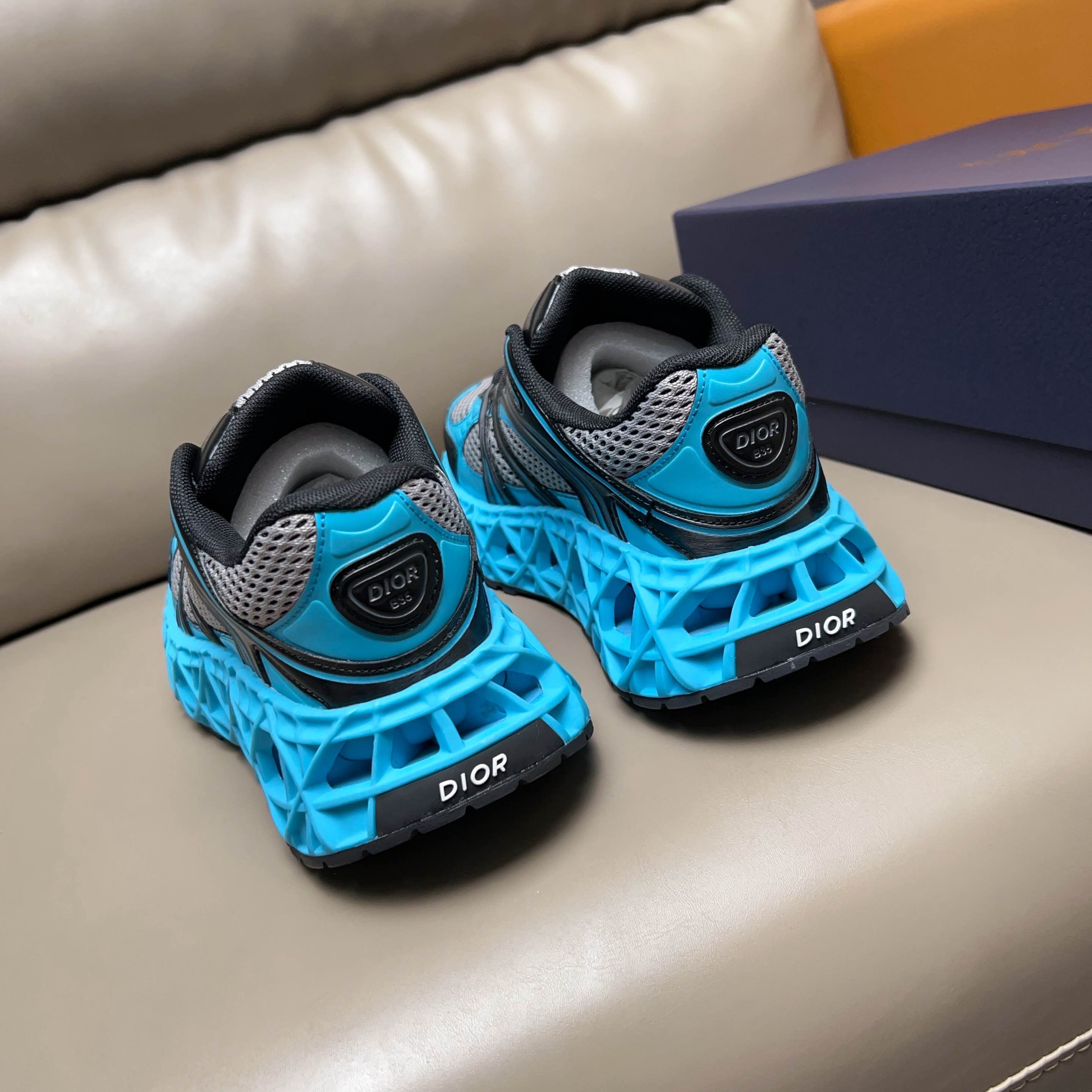 Dior B35 NXXT Sneakers: Futuristic Design, Lightweight, and Comfortable 9 a1746199981044 8328