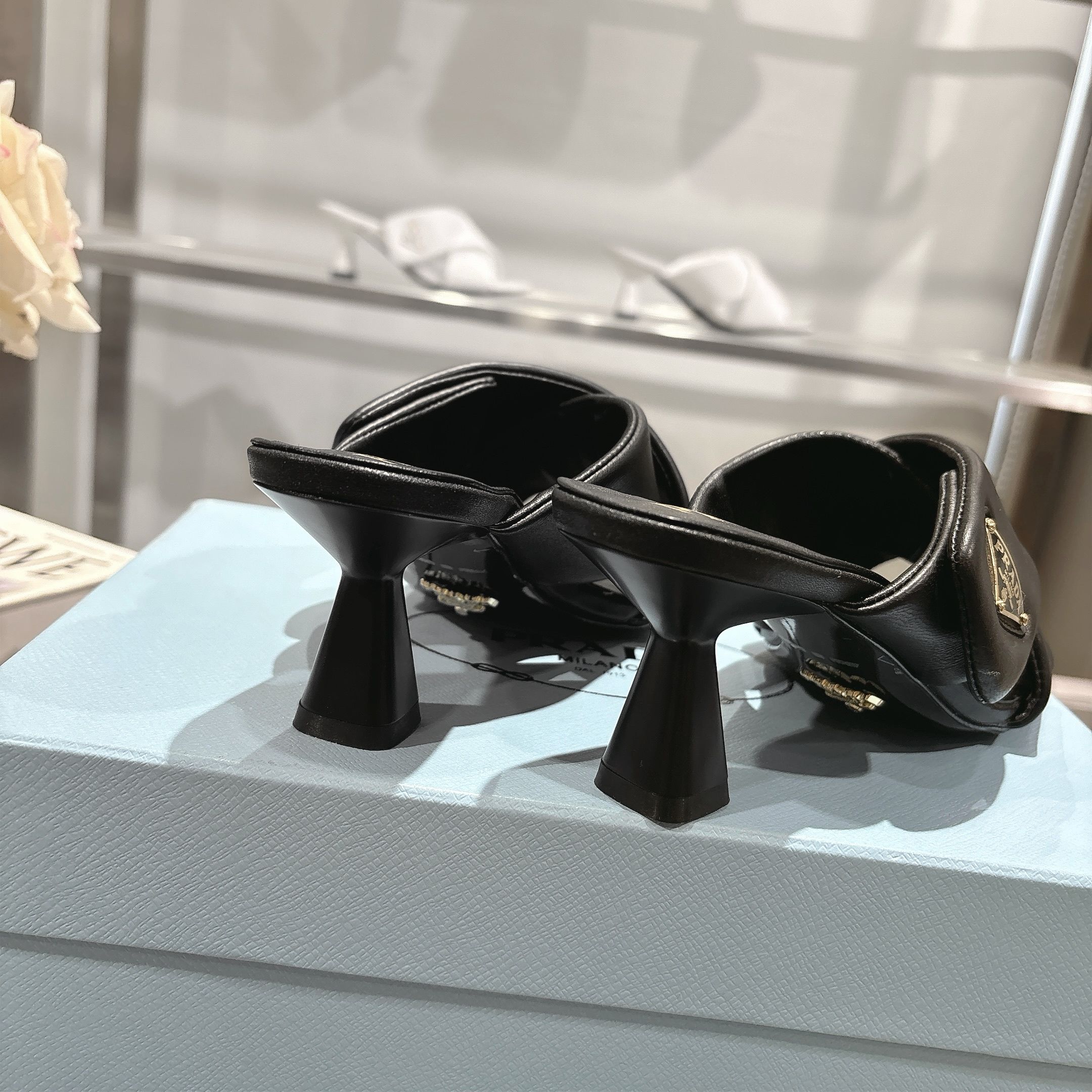Prada New Sandals: Soft Face, Sheepskin Inside, Real Leather Bottom – Sizes 35-40 (Custom 41) - 图片 8
