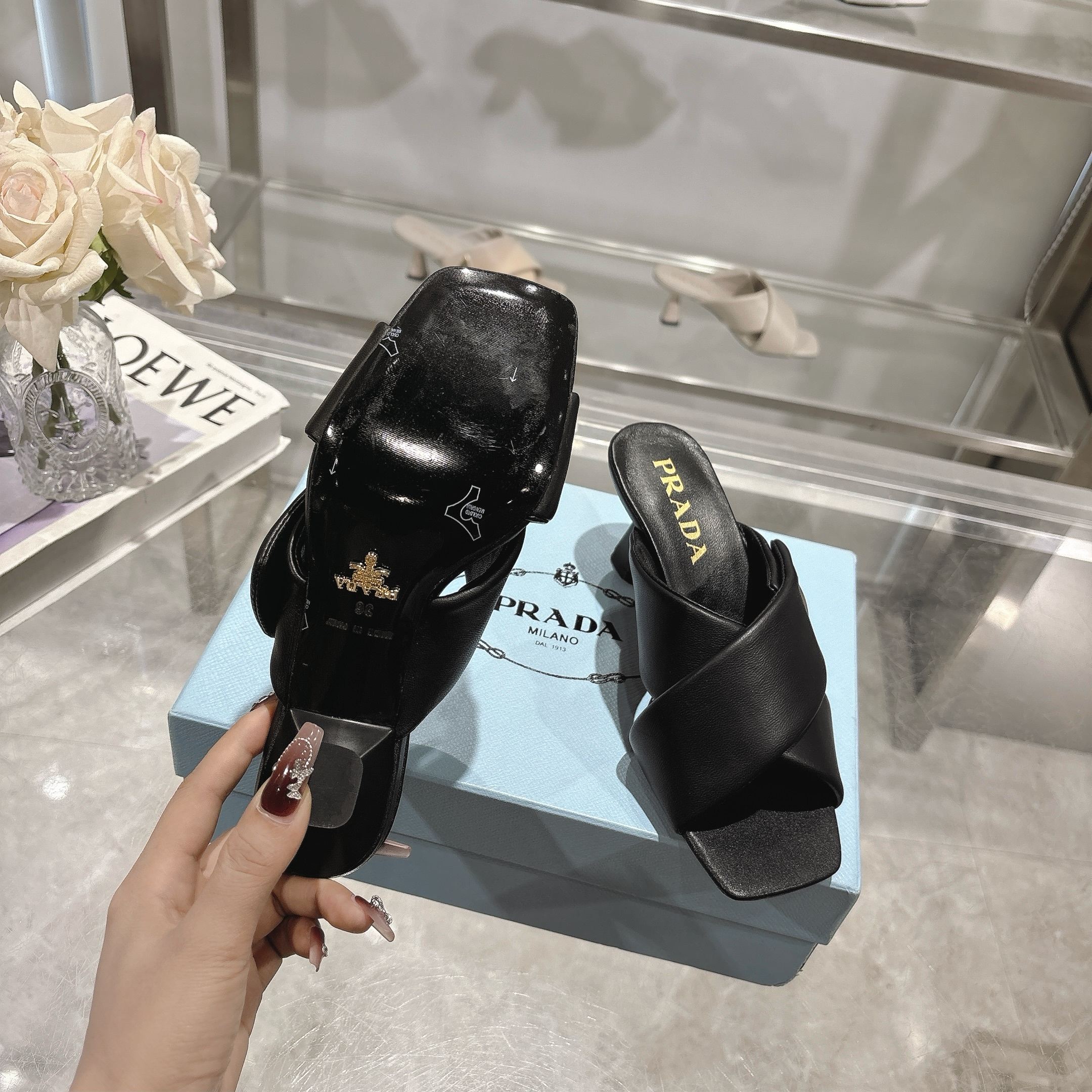 Prada New Sandals: Soft Face, Sheepskin Inside, Real Leather Bottom – Sizes 35-40 (Custom 41) - 图片 5